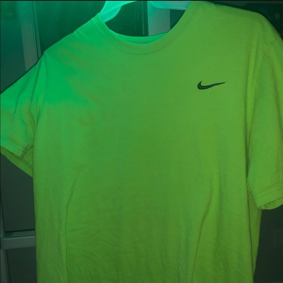 Slime green nike shirt Clearance